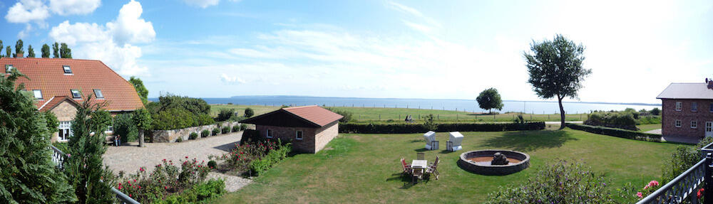 Blick von der Scheune zur Ostsee