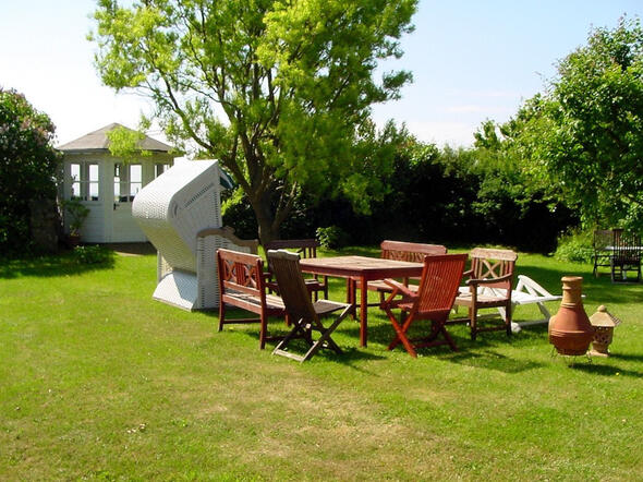 Garten mit Pavillon