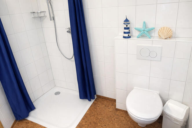 Bad rechts, Dusche Bad rechts, Dusche