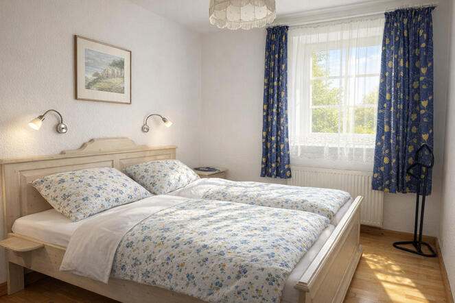 Schlafzimmer rechts, Bett