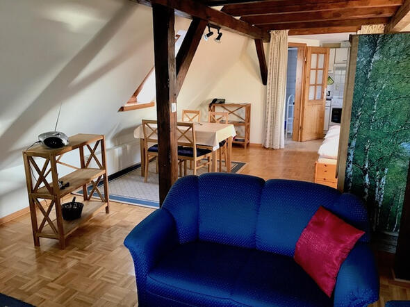 Blick vom Wohnbereich zum Schlafbereich